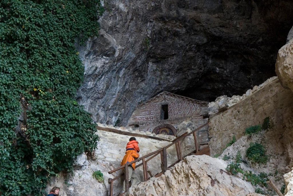 Prespes. Byzantine hermitage. ©FDEPAP