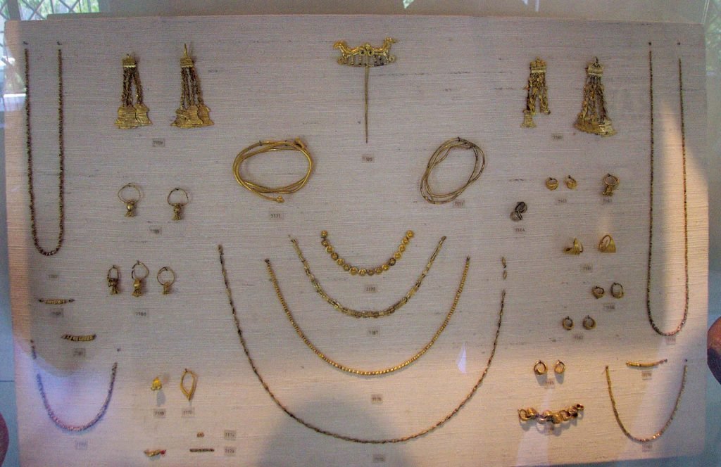 The golden treasure of Poliochni in the National Archaeological Museum of Athens.