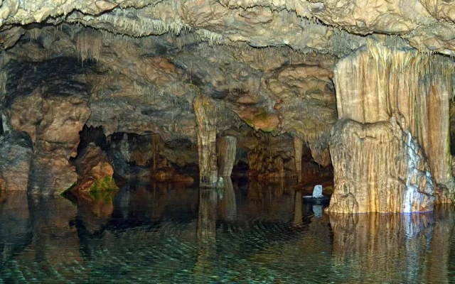 Mani-Diros-Caves